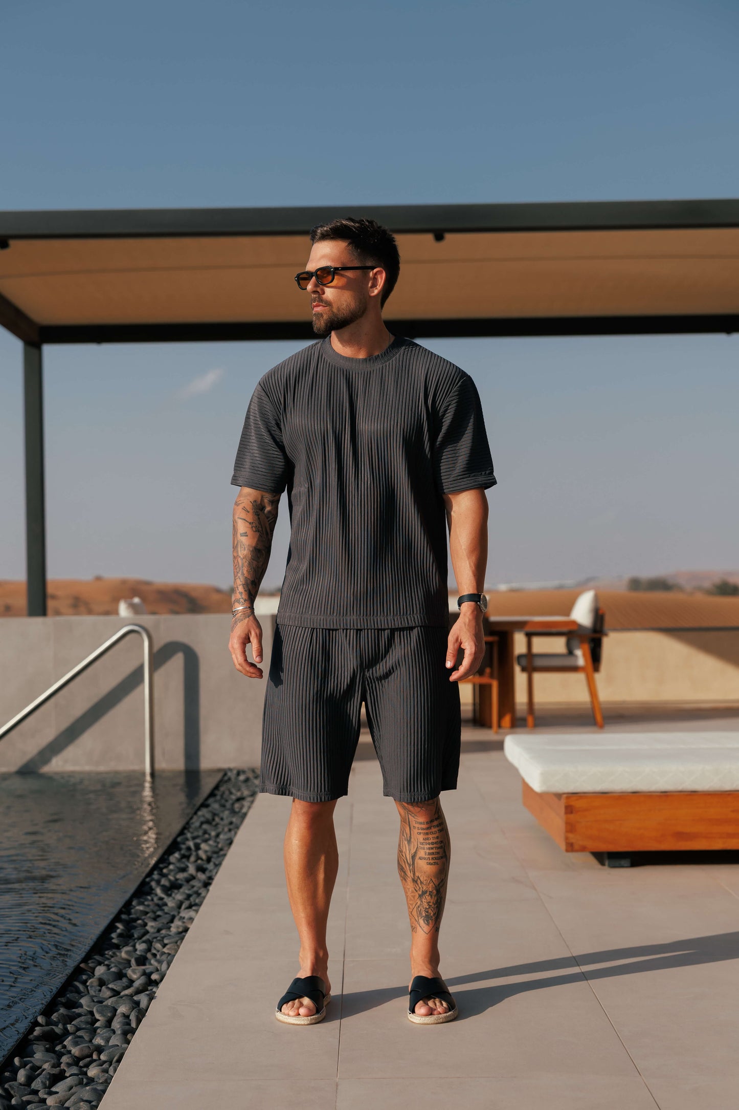 PLEATED T-SHIRT - GREY