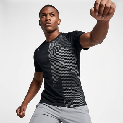 RUNNR PERFORMANCE T-SHIRT