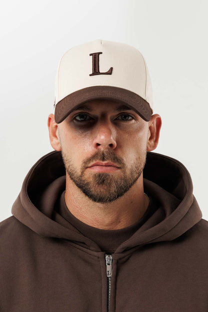 LEGEND INITIAL LOGO CAP - BROWN