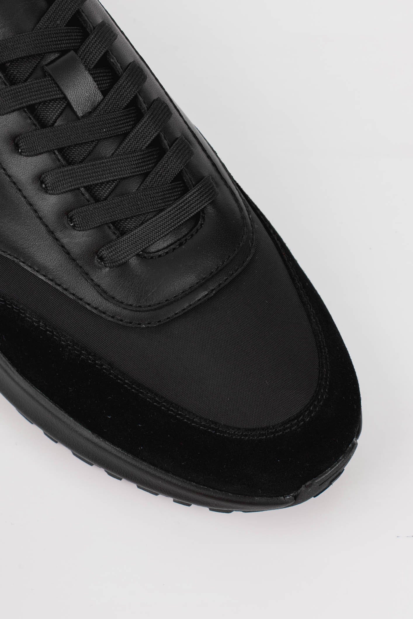 FORMA RUNNER - BLACK
