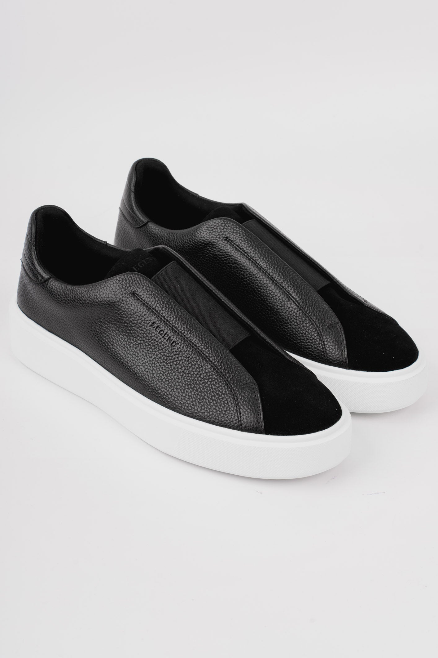 VELORA TRAINER - BLACK