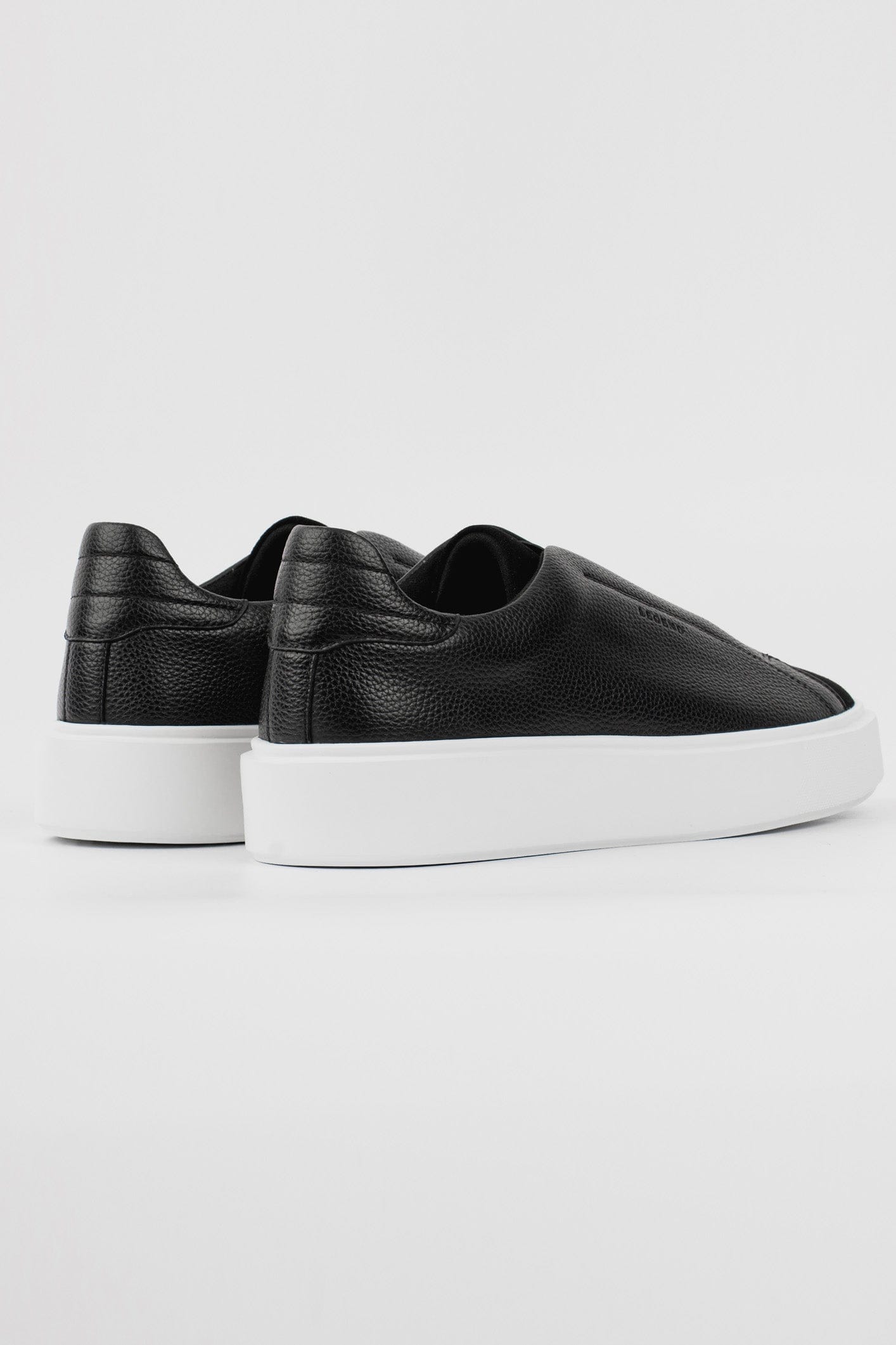 VELORA TRAINER - BLACK