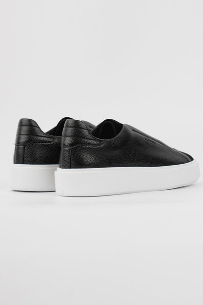VELORA TRAINER - BLACK