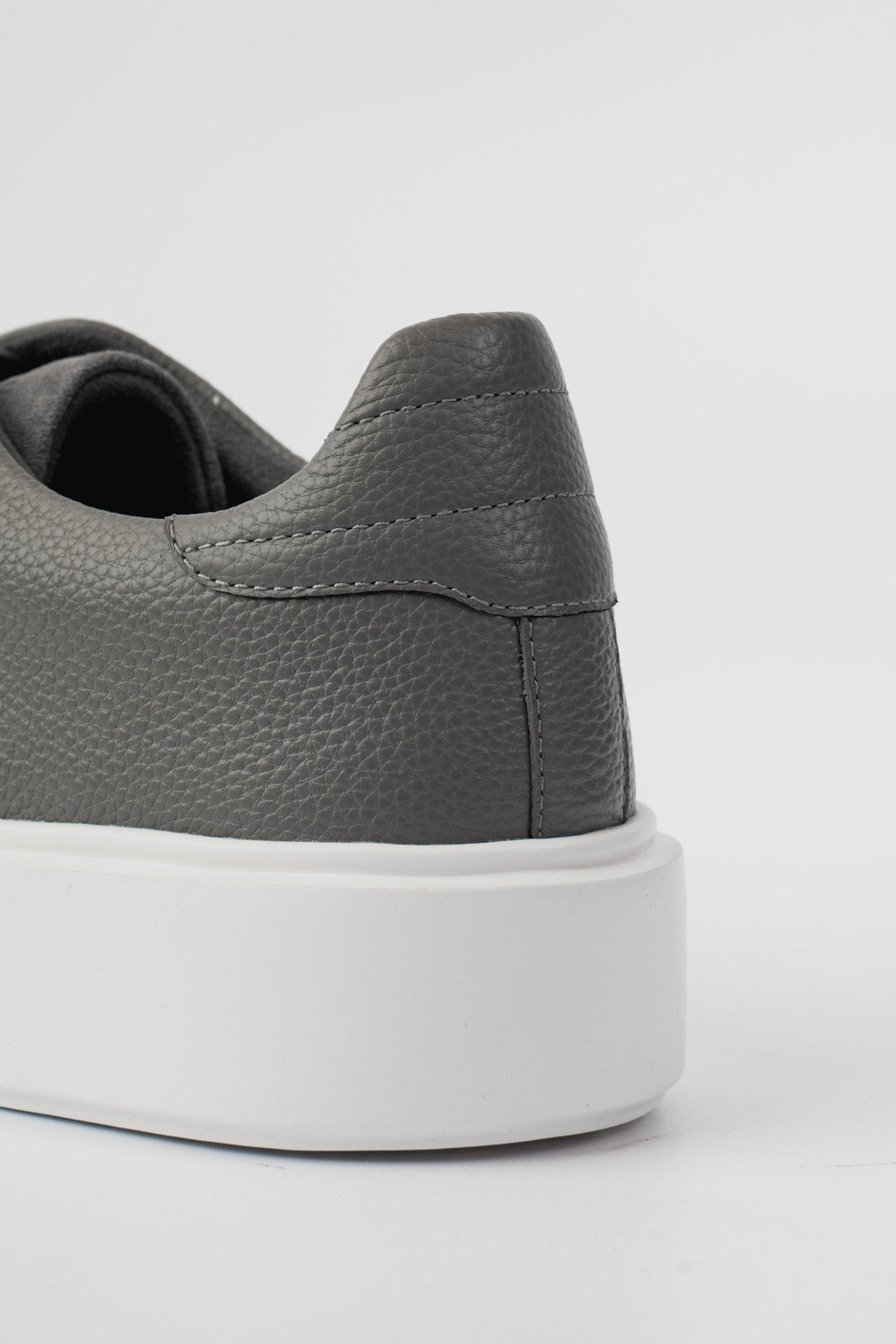 VELORA TRAINER - GREY