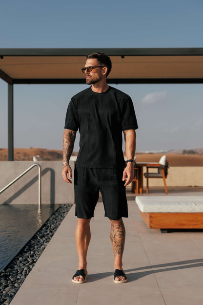 PLEATED SHORTS - BLACK