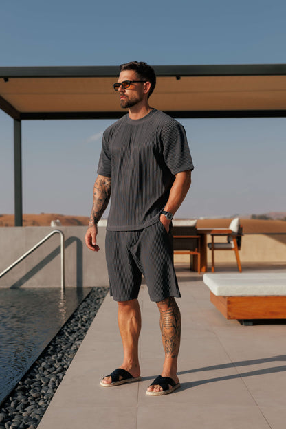 PLEATED SHORTS - GREY