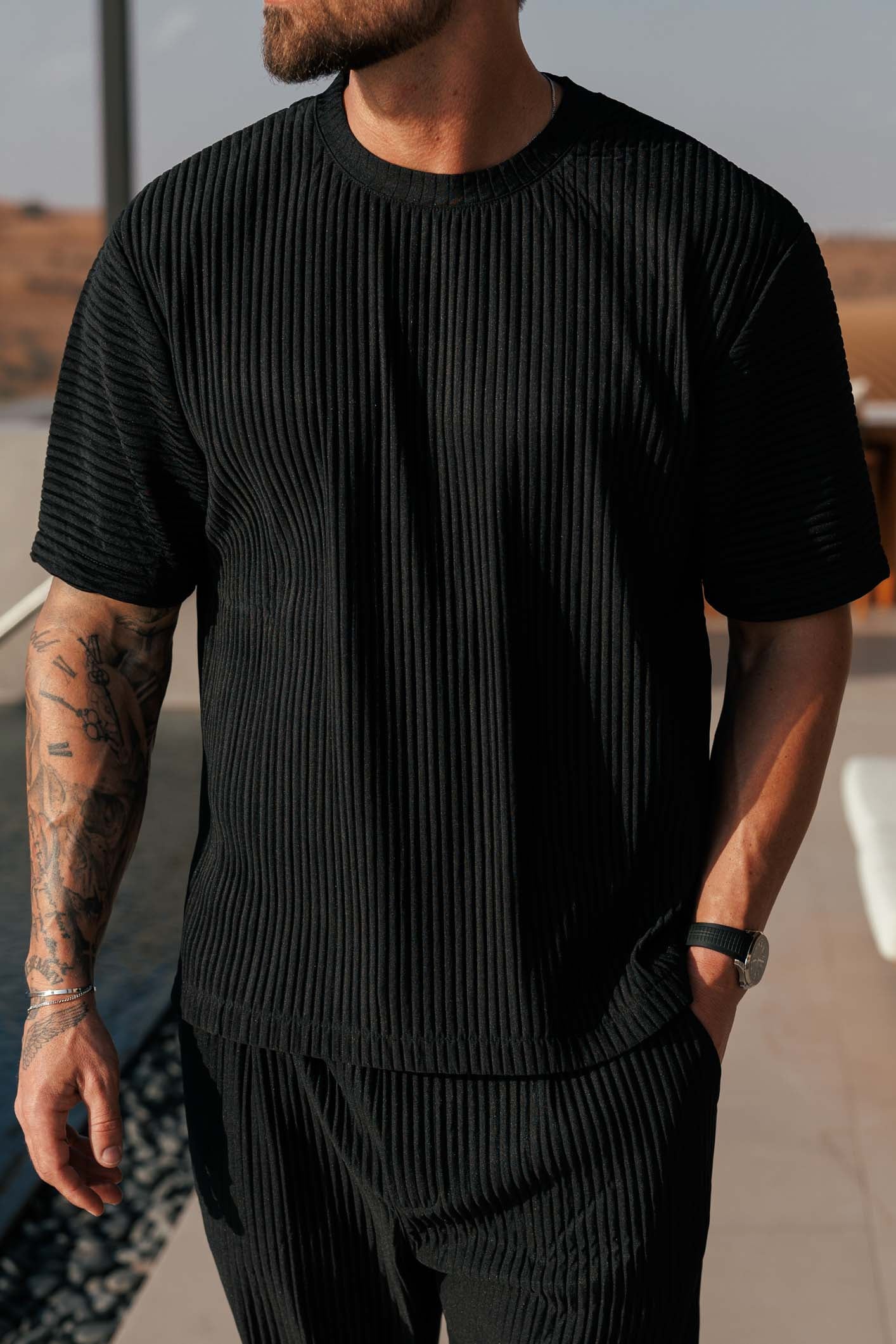 PLEATED T-SHIRT - BLACK