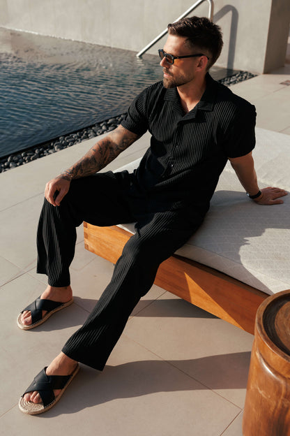 PLEATED TROUSER - BLACK
